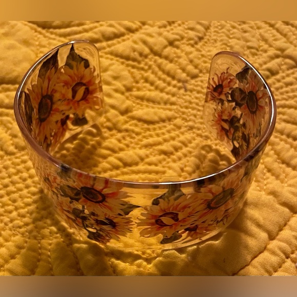 Icon Collection Clear Sunflower Cuff Bracelet - Picture 4 of 7